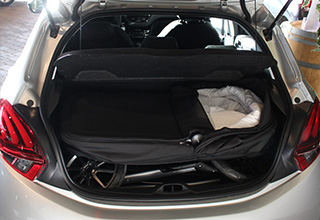 Peugeot 208 med barnevogn Peugeot 208 med barnevogn